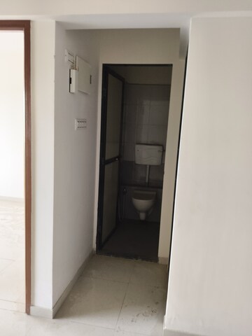 Bathroom in 1 BHK Apartment at Vile Parle East – for Rent