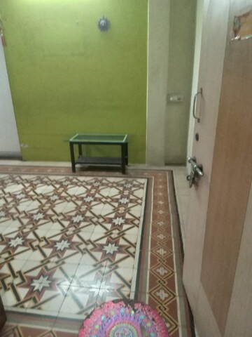 Bedroom in 1 BHK Apartment at Mahim West – for Rent