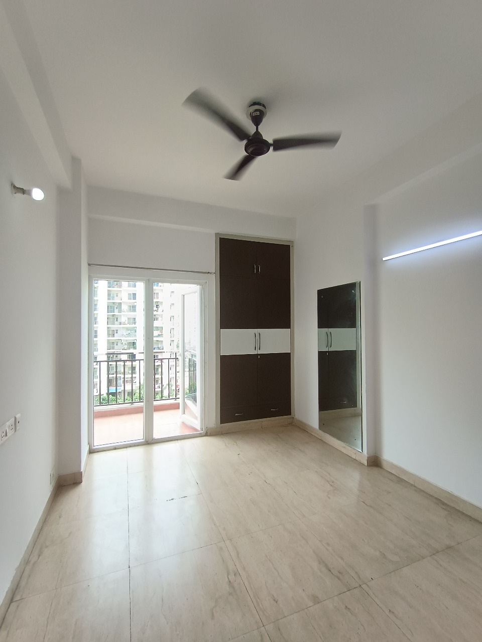 3.5 BHK + Servant Room Apartment For Sale in Nimbus The Hyde park