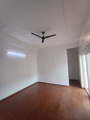 Room in 3.5 BHK Apartment at Nimbus The Hyde park, Sector 78 – for Sale