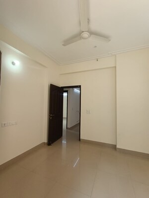 Room in 3.5 BHK Apartment at Nimbus The Hyde park, Sector 78 – for Sale