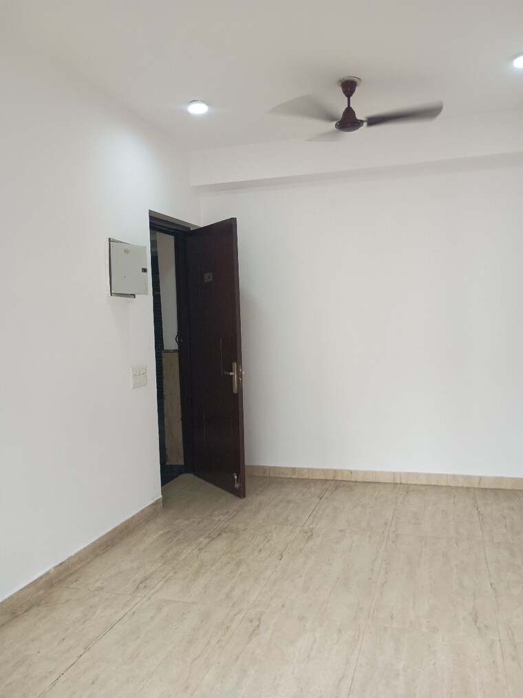 Room, nimbus-the-hyde-park 3.5 Bedroom 1835 Sq.Ft. Apartment In Sector 78 Noida 8936596