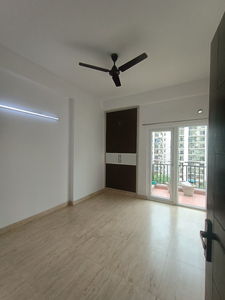 Room, nimbus-the-hyde-park 3.5 Bedroom 1835 Sq.Ft. Apartment In Sector 78 Noida 8936596