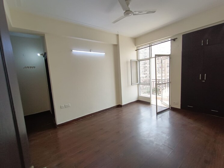 Room, nimbus-the-hyde-park 3.5 Bedroom 1835 Sq.Ft. Apartment In Sector 78 Noida 8936596