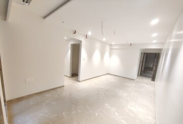 Room in 3 BHK Apartment at Santacruz West – for Rent