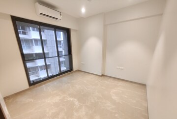 Room in 3 BHK Apartment at Santacruz West – for Rent