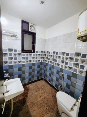 Master Bedroom in 2 BHK Builder Floor at Rohini Sector 24 – for Rent