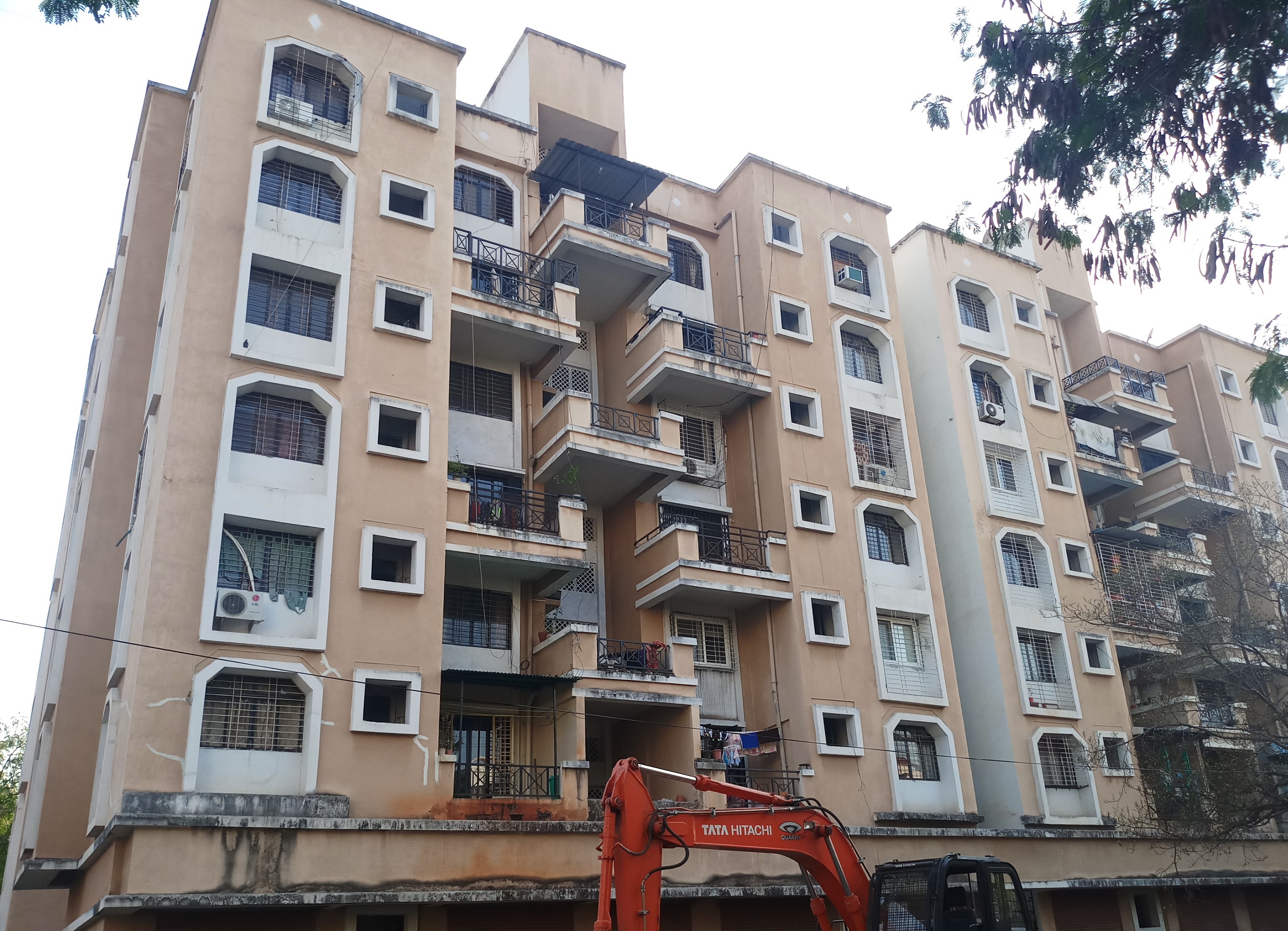 2 BHK + Extra Room 900 Sq.Ft. Apartment in Mutha Hermes Drome Phase I