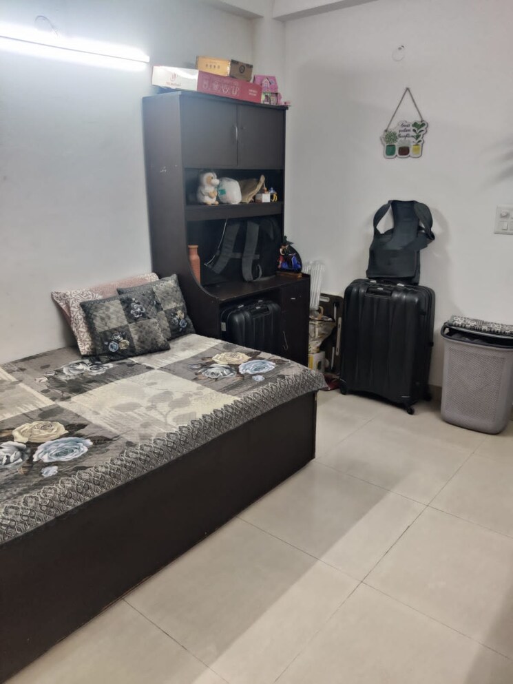 Bedroom, amrapali-silicon-city 2.5 Bedroom 1180 Sq.Ft. Apartment In Sector 76 Noida 8936618