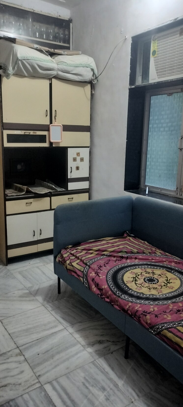 Living Room, adarsh-nagar-society 1 RK 300 Sq.Ft. Apartment In Worli Mumbai 8936622