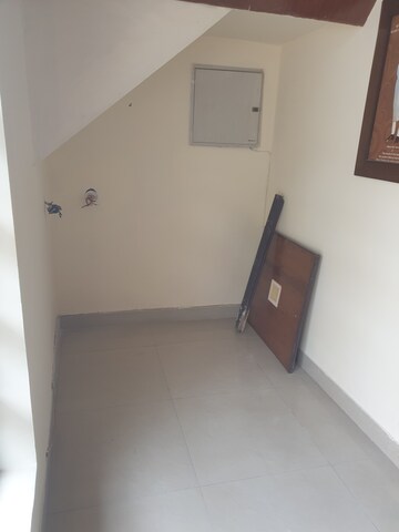 2 BHK Independent House For Rent in Sector 16