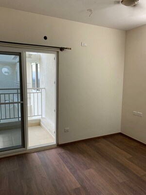 Room in 2 BHK Apartment at Shriram Luxor, Hennur Road – for Sale