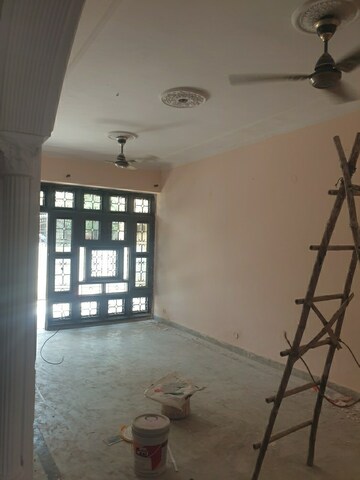 Room in 2 BHK Independent House at Sector 16 – for Rent