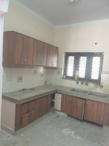 Kitchen in 2 BHK Independent House at Sector 16 – for Rent