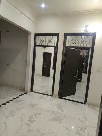 Room in 2 BHK Independent House at Gomti Nagar – for Rent