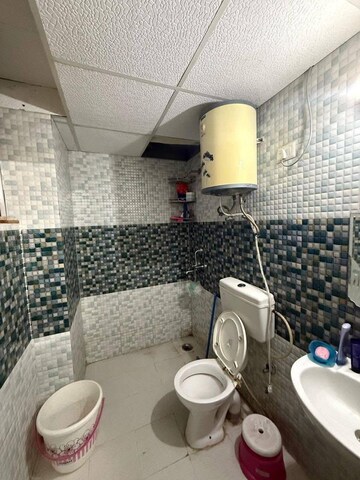 Master Bedroom in 2 BHK Builder Floor at Rohini – for Rent