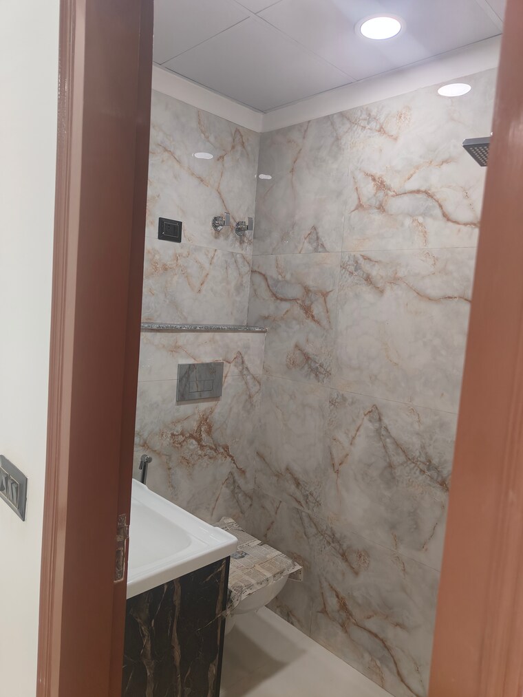 Bathroom, sector 135 2 Bedroom 987 Sq.Ft. Builder Floor In Sector 135 Noida 8936760