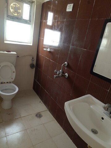 Bathroom in 3 BHK Apartment at Kalptaru Apartment, Gomti Nagar – for Rent