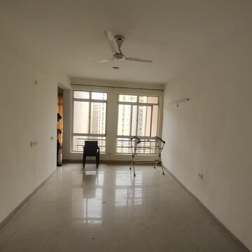 Room in 4 BHK Apartment at Jaypee Greens Wish Town Klassic, Sector 134 – for Rent