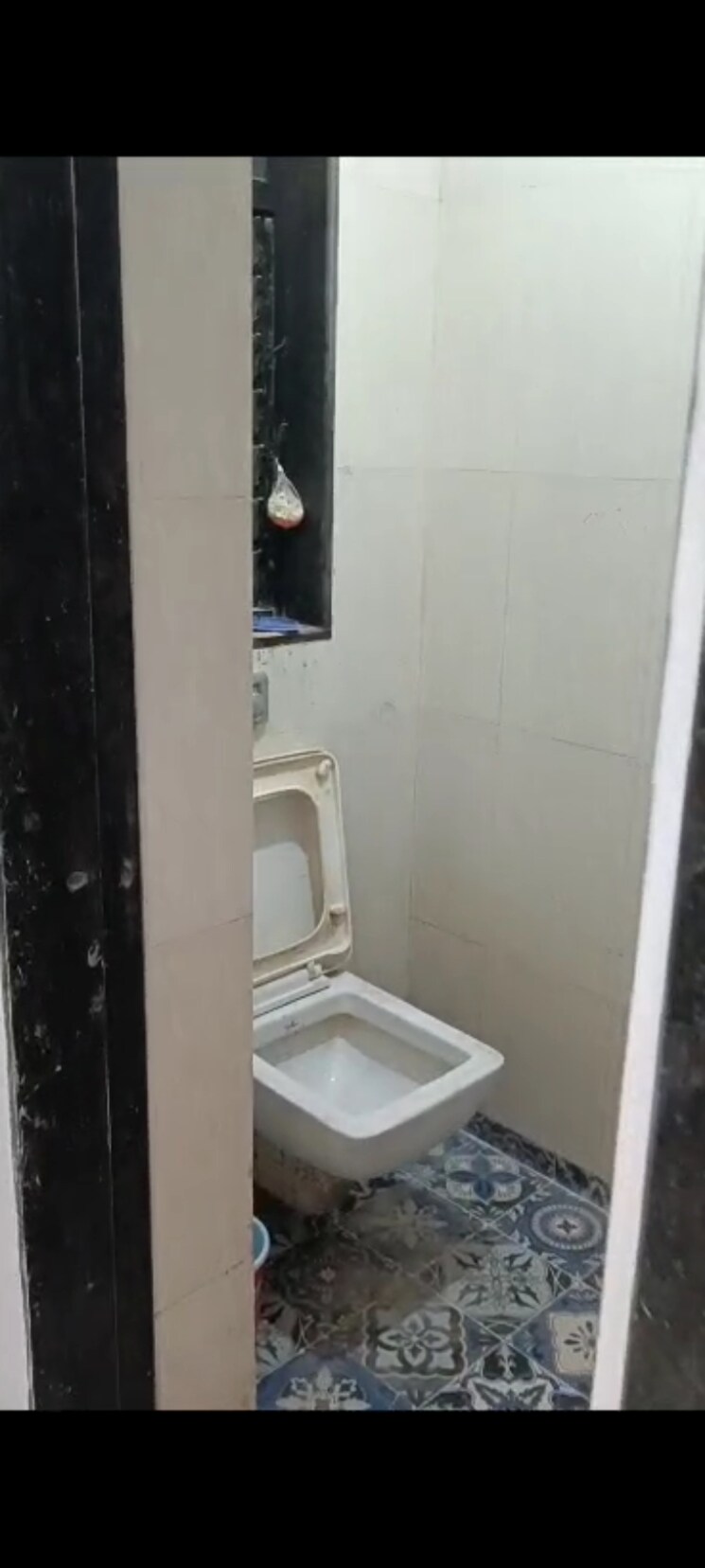 Bathroom, shree-sai-complex 1 Bedroom 310 Sq.Ft. Apartment In Prabhadevi Mumbai 8936867