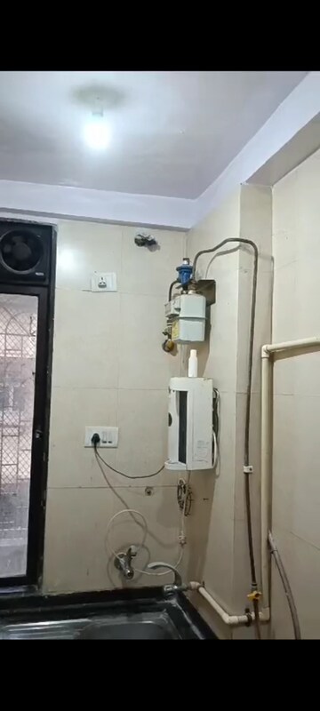 Furnished Amenities in 1 BHK Apartment at Shree Sai Complex, Prabhadevi – for Rent