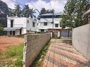  Plot For Sale in Sasthamangalam