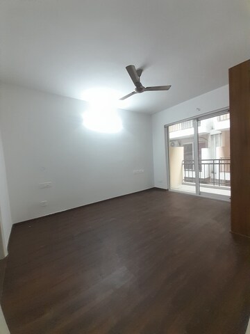 Room in 3 BHK Apartment at Sushma Valencia, International Airport Road – for Rent