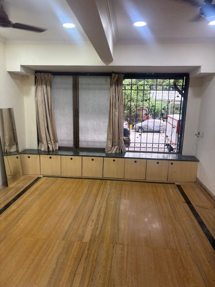 Room, wild-wood-park 2 Bedroom 1000 Sq.Ft. Apartment In Versova Mumbai 8936983