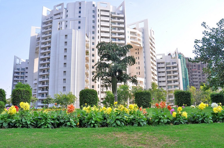 4 BHK + Servant Room Apartment For Rent in Parsvnath Exotica