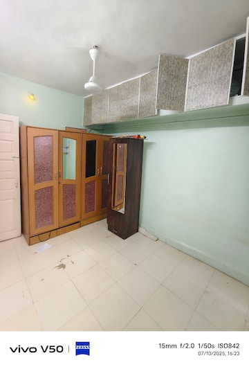 Room in 1 BHK Apartment at Deepmala Apartments Malad, Malad West – for Rent