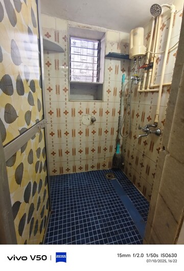 Bathroom in 1 BHK Apartment at Deepmala Apartments Malad, Malad West – for Rent