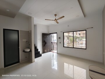 Room in 3 BHK Independent House at Gorwa – for Rent