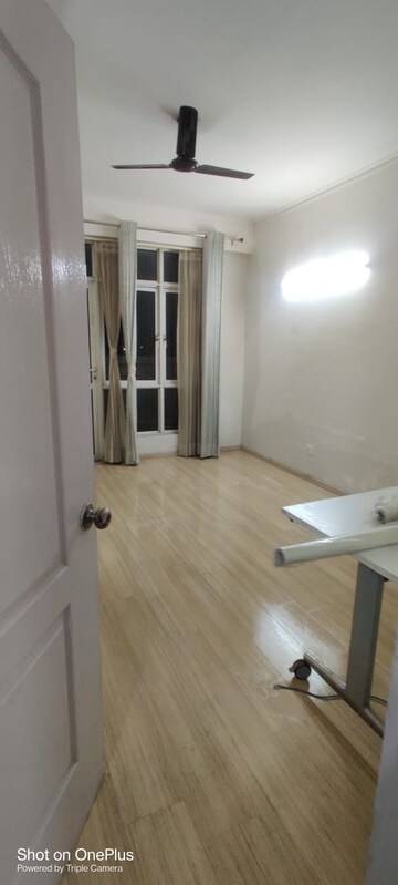 Room in 4 BHK Apartment at Raheja Navodaya, Sector 95 – for Rent