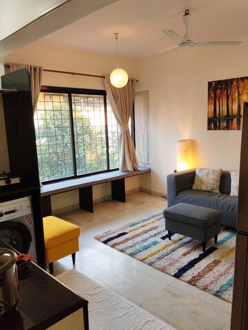 Bedroom in 1 BHK Apartment at Bandra West – for Rent