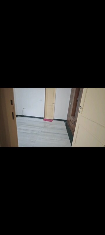 Room in 1 BHK Apartment at Hiranandani Estate Flora, Ghodbunder Road – for Rent