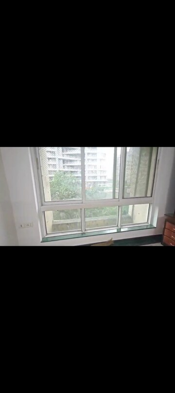 Room in 1 BHK Apartment at Hiranandani Estate Flora, Ghodbunder Road – for Rent