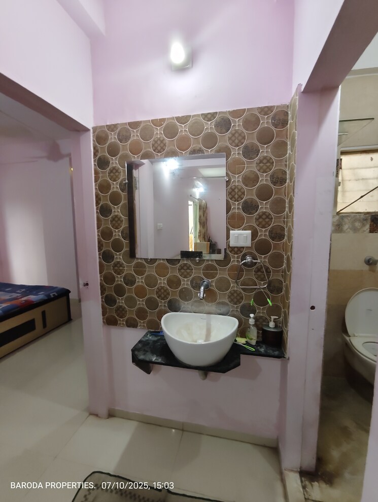 Bathroom, undera 1 Bedroom 1000 Sq.Ft. Apartment In Undera Vadodara 8937041