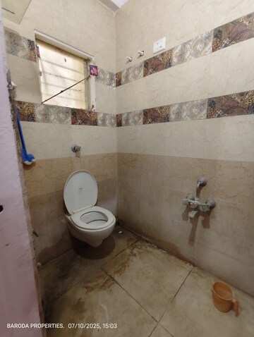 Bathroom in 1 BHK Apartment at Undera – for Rent