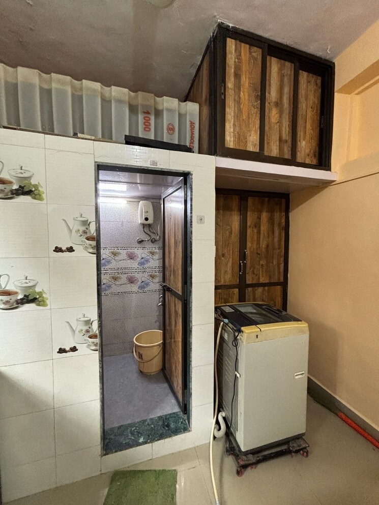 Other, khar west 1 RK 250 Sq.Ft. Apartment In Khar West Mumbai 8937017