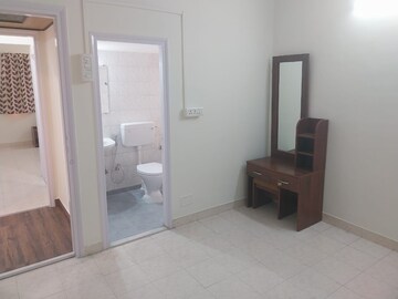 Room in 2 BHK Apartment at K Raheja Vihar, Powai – for Rent
