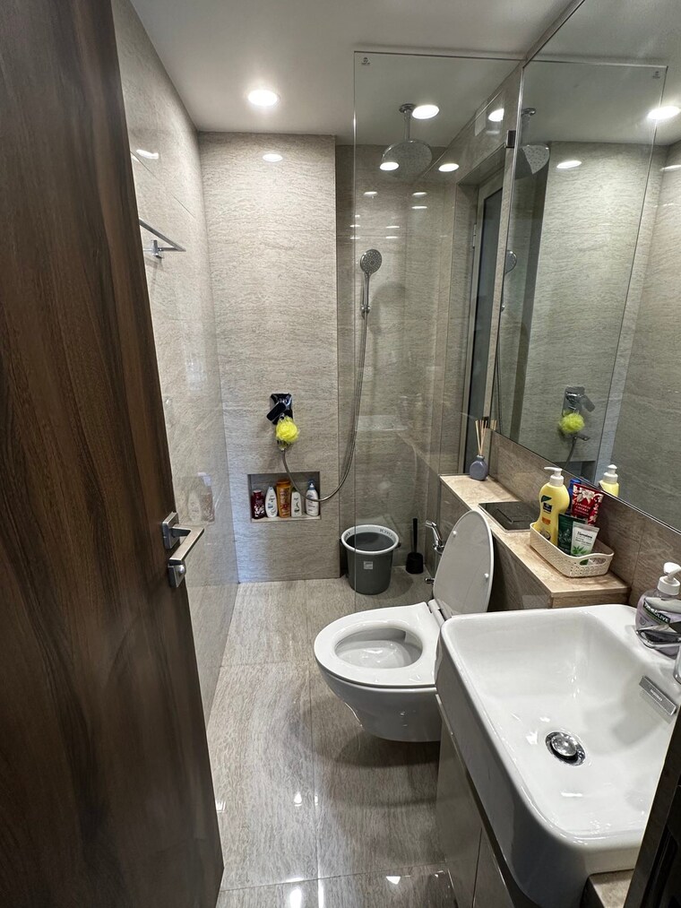 Bathroom, hiranandani-castle-rock 2 Bedroom 630 Sq.Ft. Apartment In Powai Mumbai 8937104