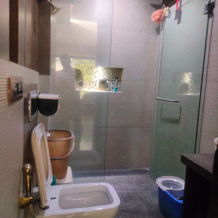 Bathroom, oshiwara-mhada 2 Bedroom 900 Sq.Ft. Apartment In Andheri West Mumbai 8937134