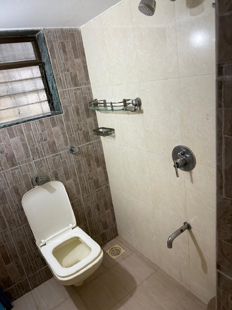 Bathroom, bandra west 2 Bedroom 750 Sq.Ft. Apartment In Bandra West Mumbai 8937116