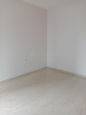 Room in 3 BHK Apartment at Majiwada – for Rent