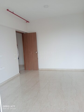Room in 3 BHK Apartment at Majiwada – for Rent