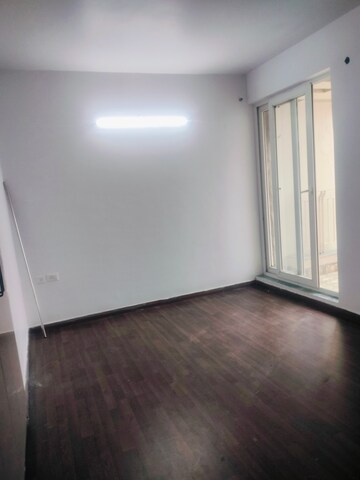 Room in 2 BHK Apartment at BPTP Discovery Park, Sector 80 – for Rent
