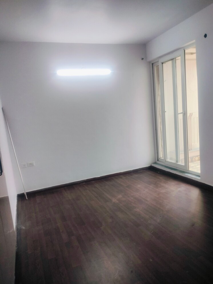 Room, bptp-discovery-park 2 Bedroom 1259 Sq.Ft. Apartment In Sector 80 Faridabad 8937226