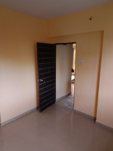 Room in 1 BHK Apartment at Sahaj Mitra Chs, Kalwa – for Rent