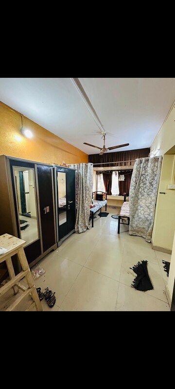 Master Bedroom in 2 BHK Apartment at Manav Mandir, Worli – for Rent