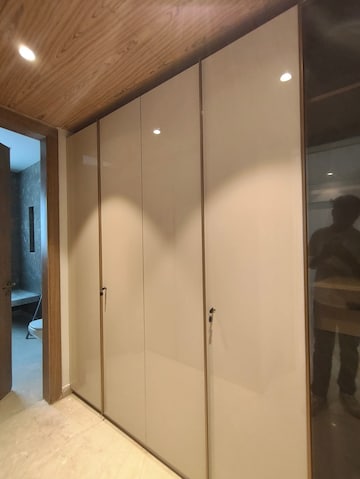 Furnished Amenities in Studio Builder Floor at Ansal Plaza Sector-23, Sector 23 – for Rent